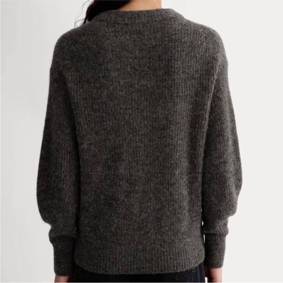 Everlane Alpaca Crew Sweater Size Small In Gray - Picture 4 of 13